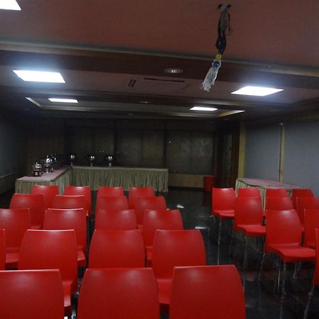 Sanu International Hotel Nāmakkal Екстериор снимка