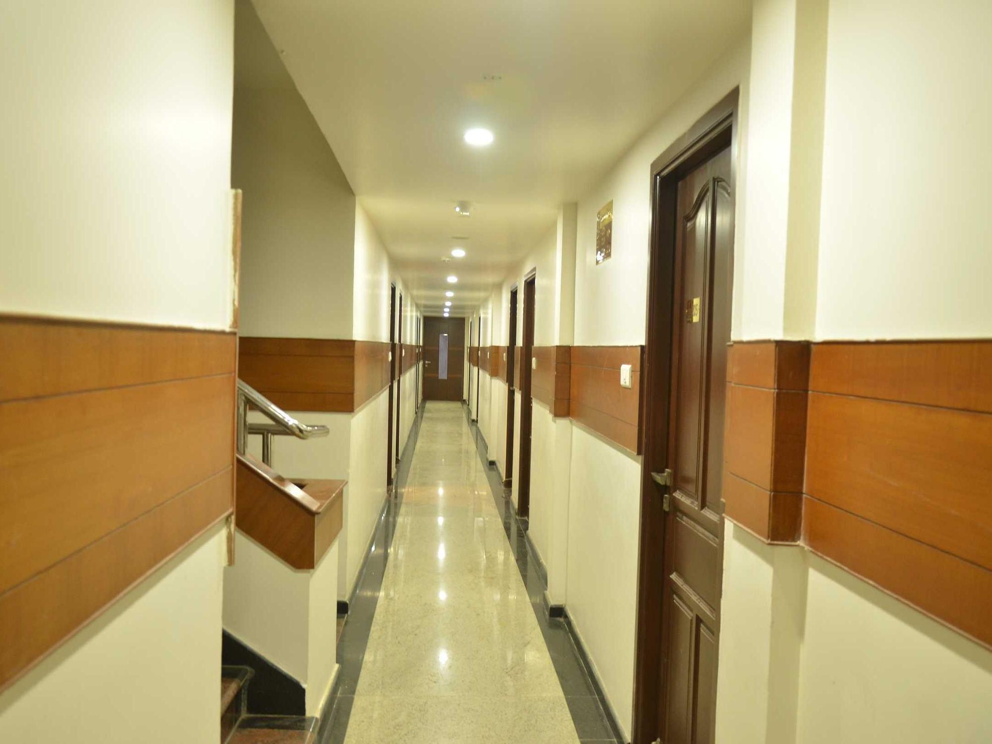 Sanu International Hotel Nāmakkal Екстериор снимка