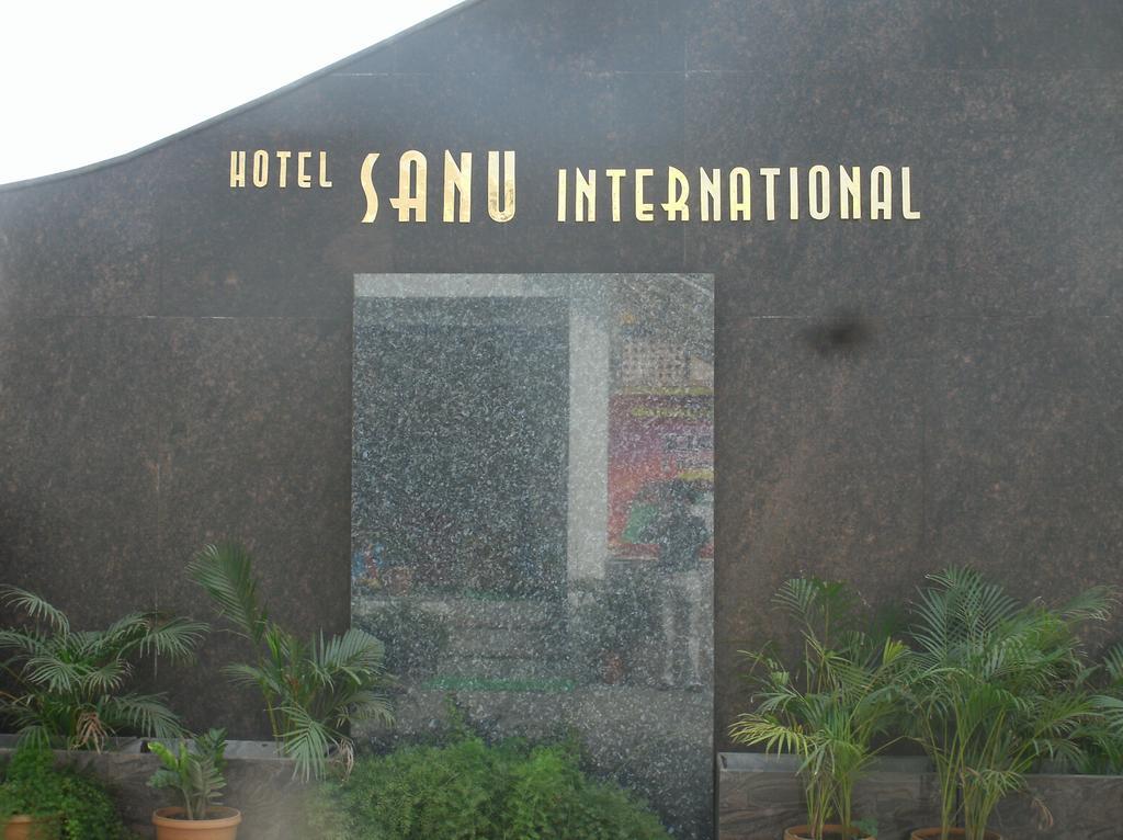 Sanu International Hotel Nāmakkal Екстериор снимка