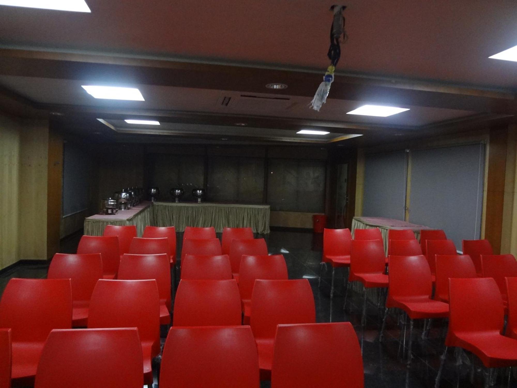 Sanu International Hotel Nāmakkal Екстериор снимка