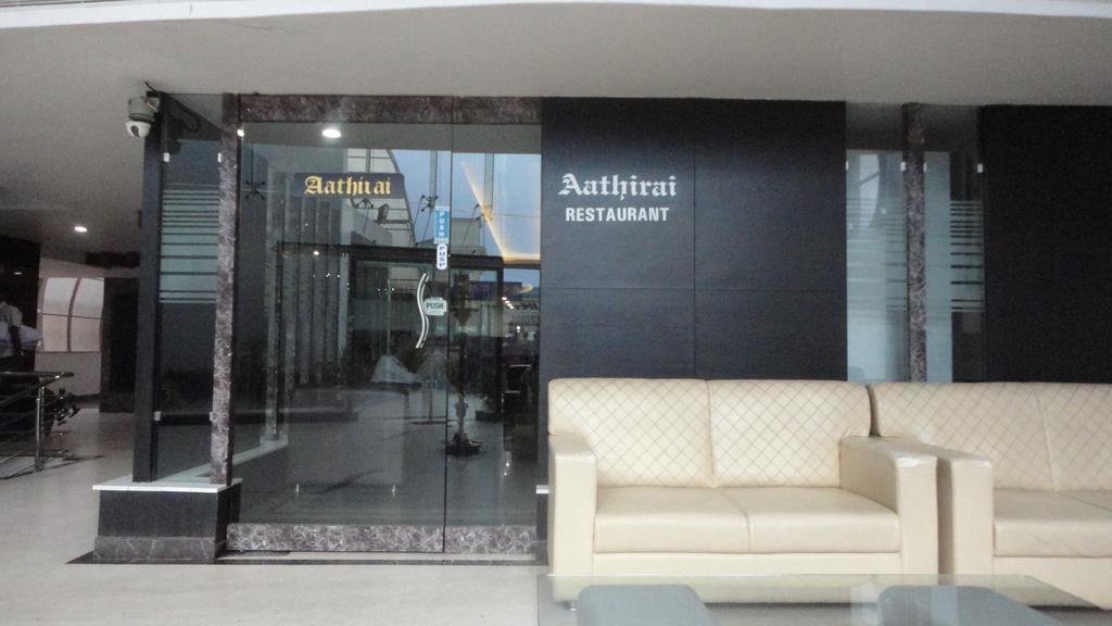 Sanu International Hotel Nāmakkal Екстериор снимка
