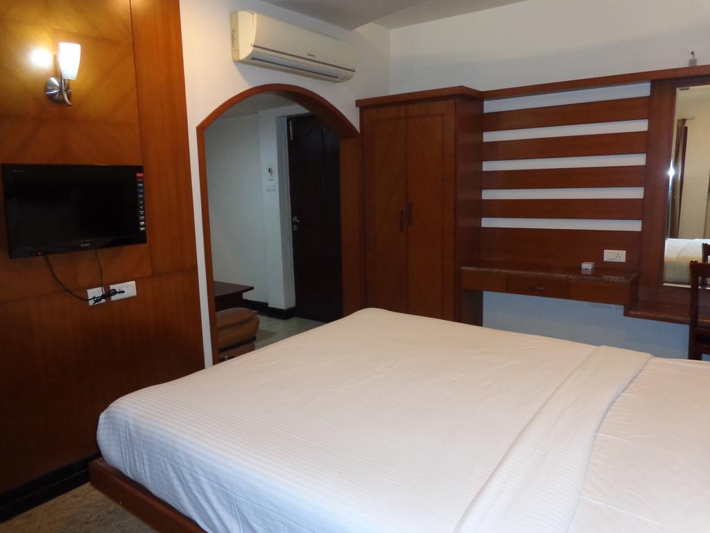 Sanu International Hotel Nāmakkal Екстериор снимка