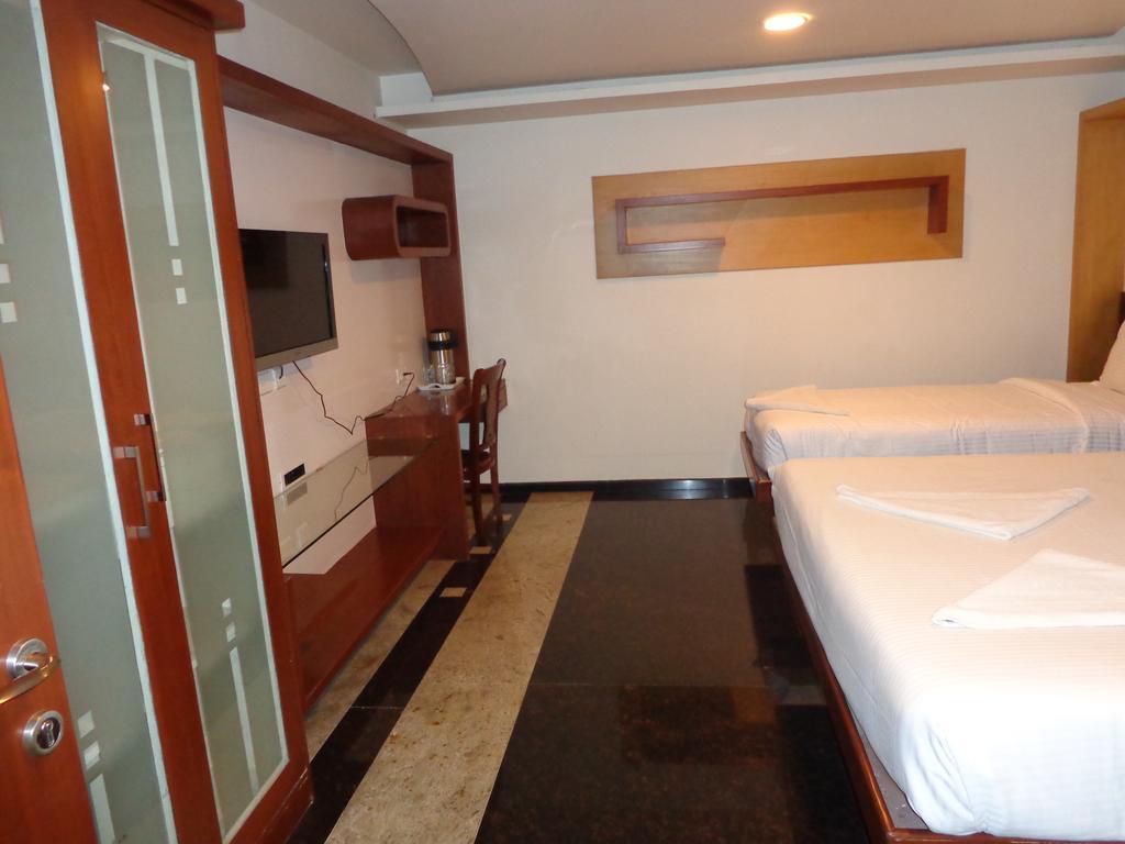 Sanu International Hotel Nāmakkal Екстериор снимка