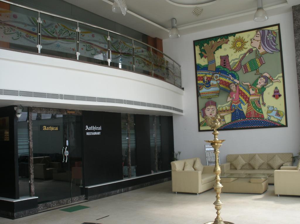 Sanu International Hotel Nāmakkal Екстериор снимка