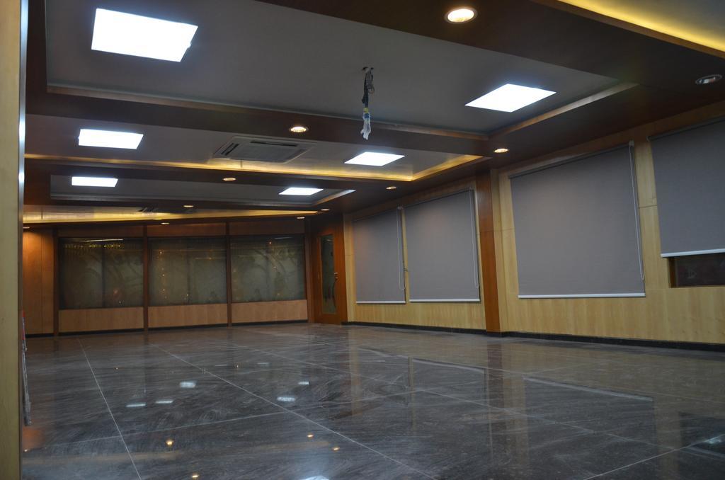 Sanu International Hotel Nāmakkal Екстериор снимка