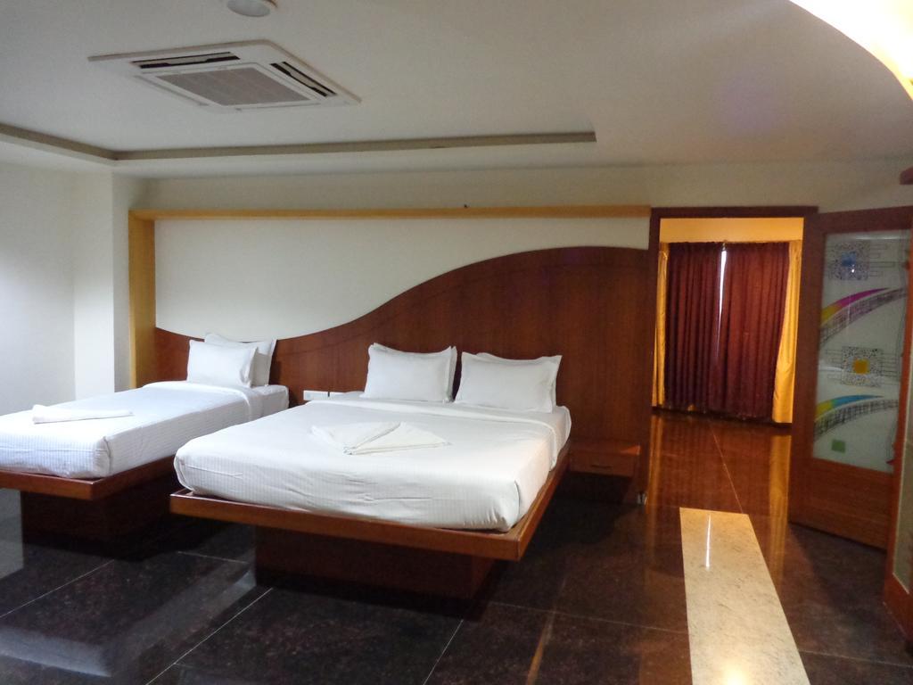 Sanu International Hotel Nāmakkal Екстериор снимка