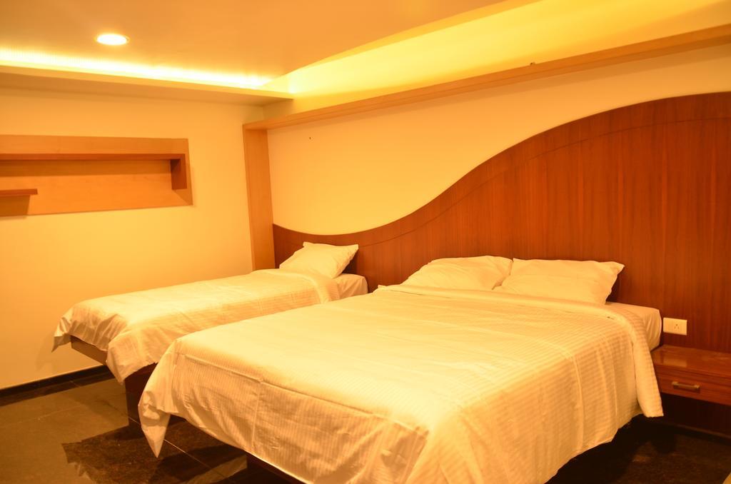 Sanu International Hotel Nāmakkal Екстериор снимка