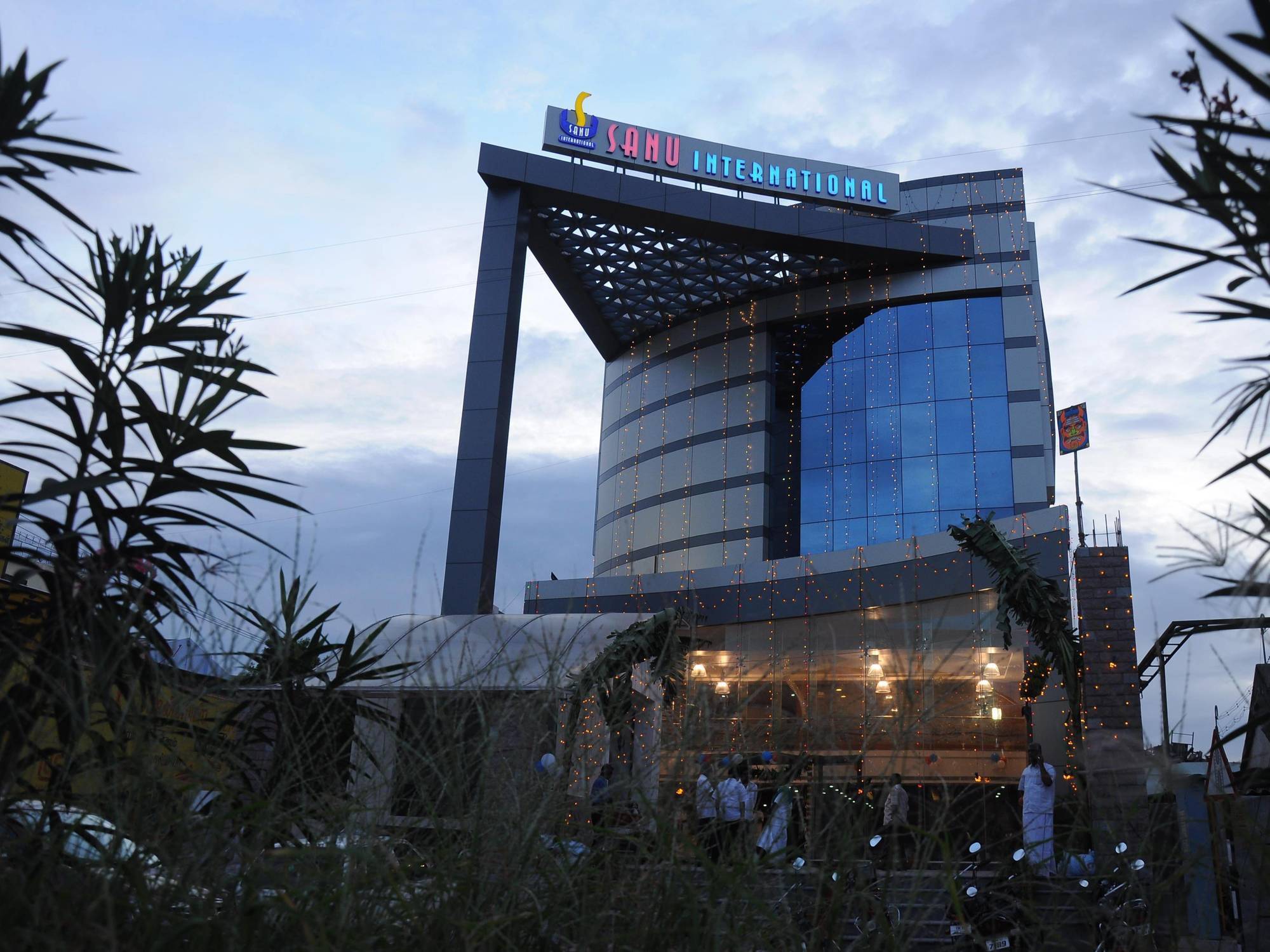 Sanu International Hotel Nāmakkal Екстериор снимка